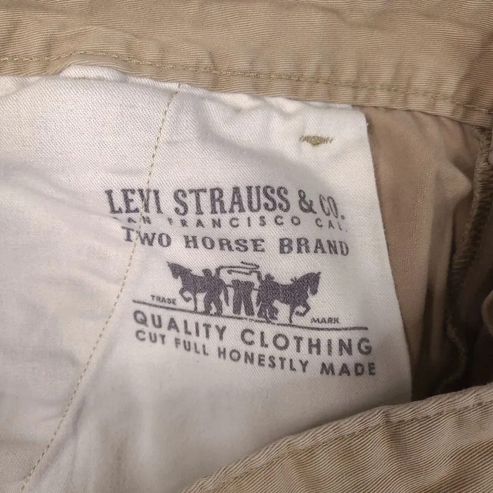 Levis Shorts Mens 37 Brown‎ Tan Cargo Pockets 100% Cotton Outdoor White Tab